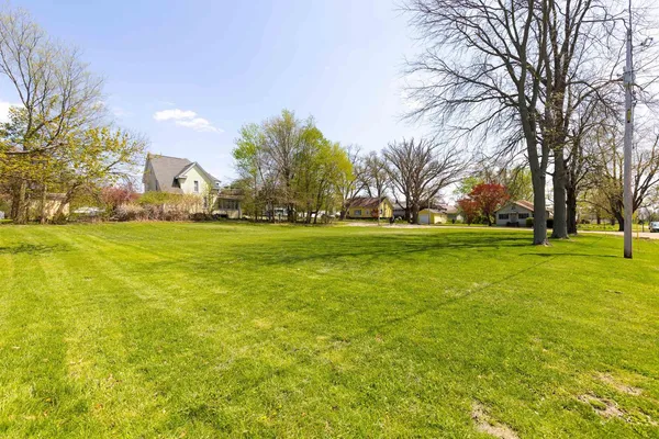 $40,000 | 600 East Cedar Street, Le Roy, IL 61752