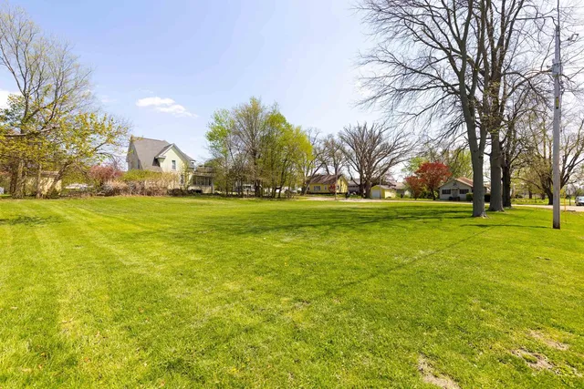 $40,000 | 600 East Cedar Street, Le Roy, IL 61752