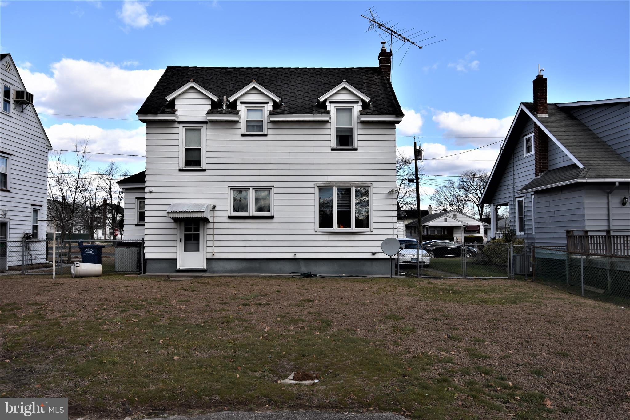 402 Lippincott Avenue Riverside, NJ 08075 - Photo 2 of 18