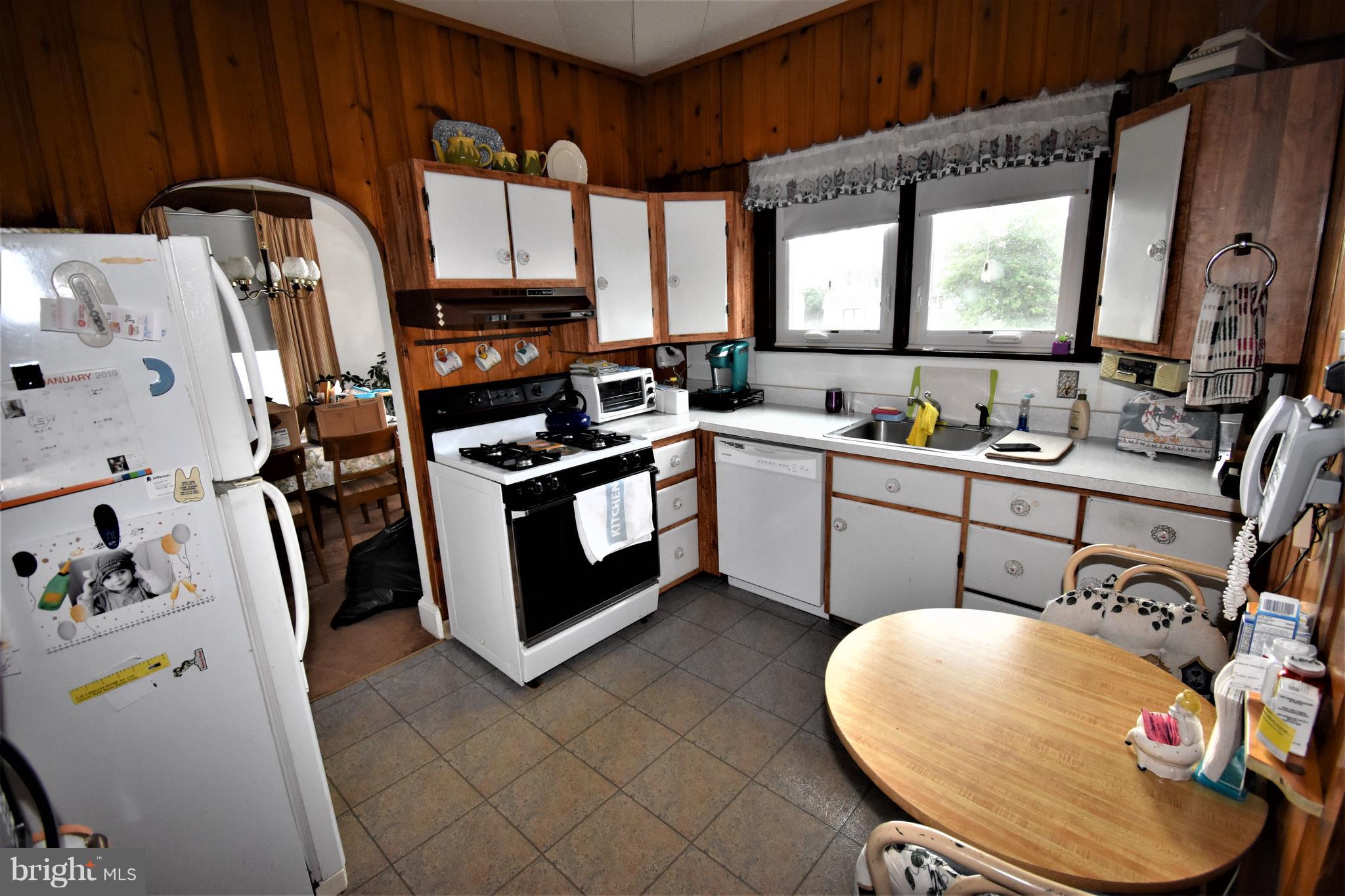402 Lippincott Avenue Riverside, NJ 08075 - Photo 13 of 18