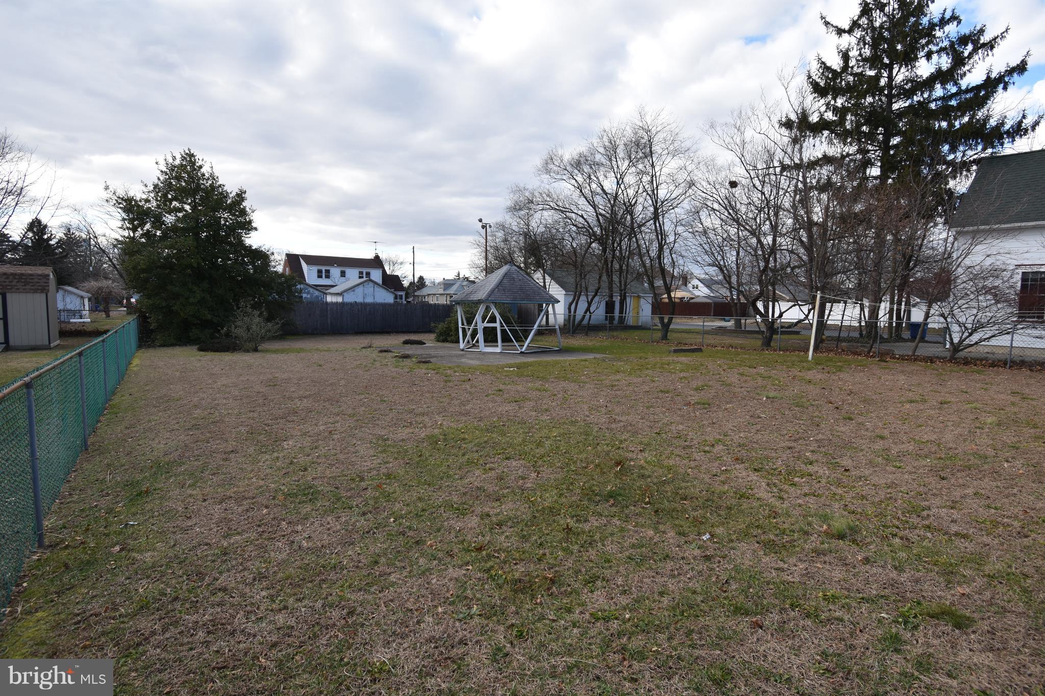 402 Lippincott Avenue Riverside, NJ 08075 - Photo 3 of 18
