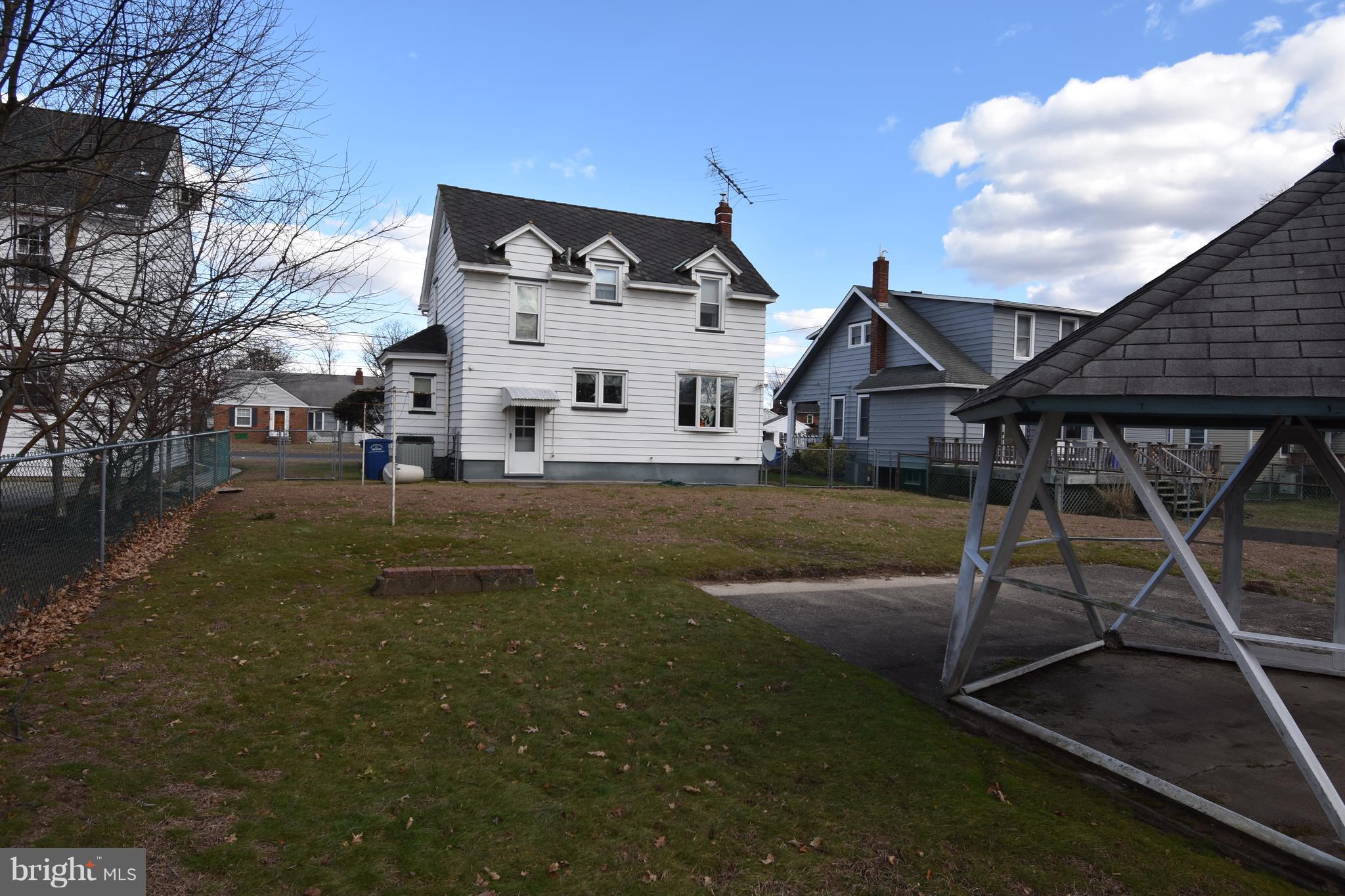 402 Lippincott Avenue Riverside, NJ 08075 - Photo 4 of 18