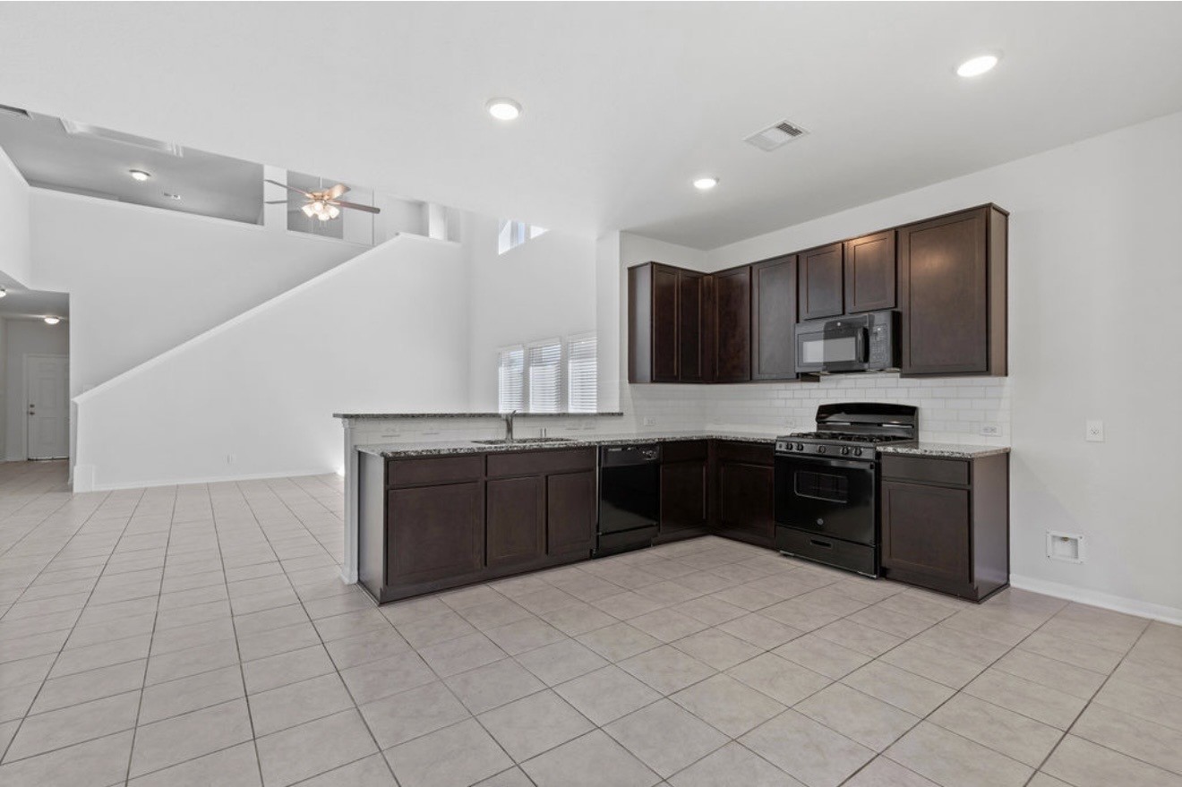 5319 Rivers Edge Drive Richmond, TX 77469 - Photo 8 of 24