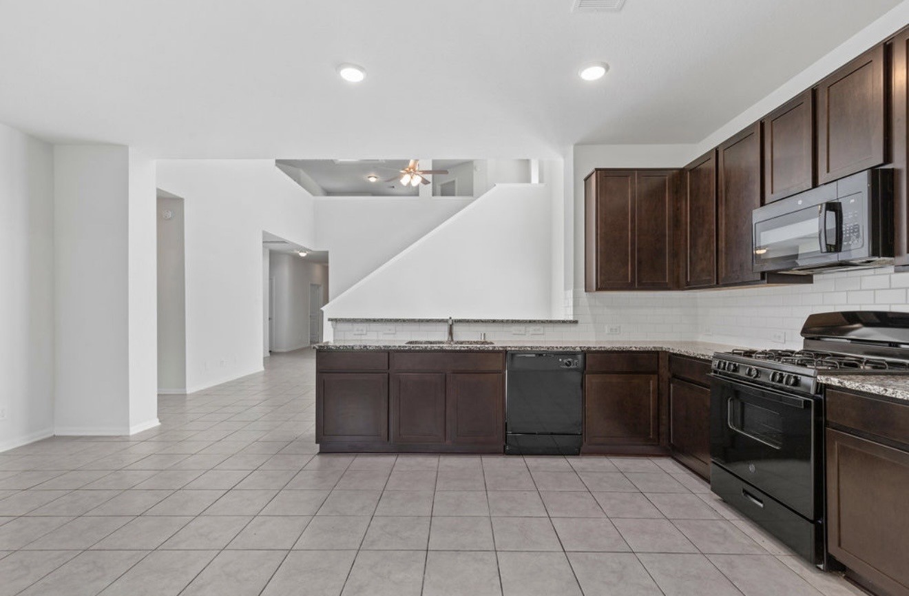 5319 Rivers Edge Drive Richmond, TX 77469 - Photo 9 of 24