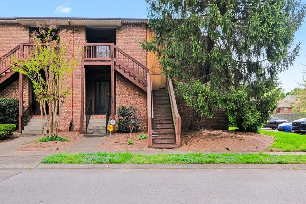 $168,900 | 127 Brooke Castle Drive, Hermitage, TN 37076
