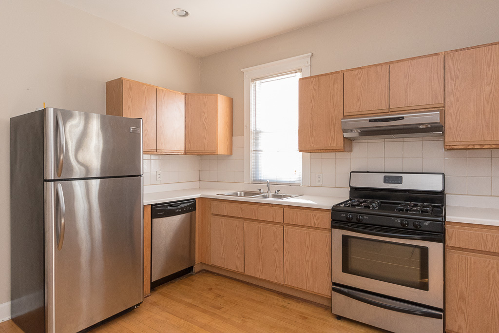 1440 West Addison Street, Unit 2 Chicago, IL 60613 - Photo 3 of 20