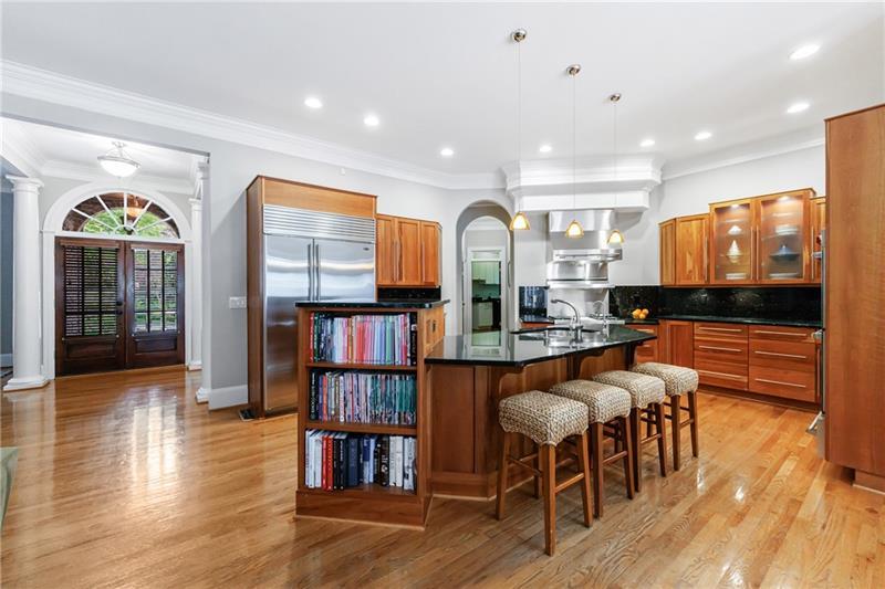 1255 Beech Haven Road Northeast Atlanta, GA 30324 - Photo 15 of 87