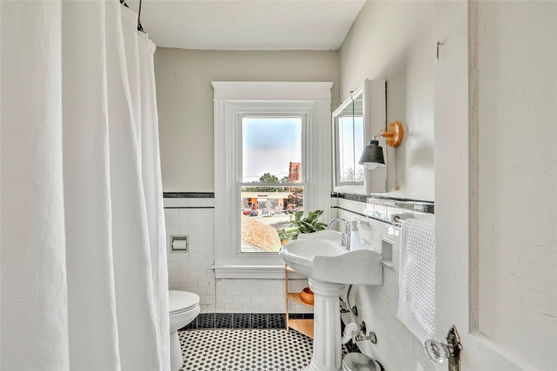 151 Colonial Road Providence, RI 02906 - Photo 29 of 37