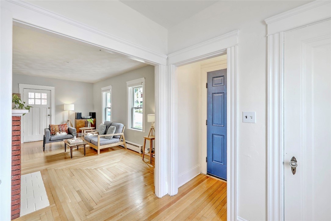 151 Colonial Road Providence, RI 02906 - Photo 6 of 37