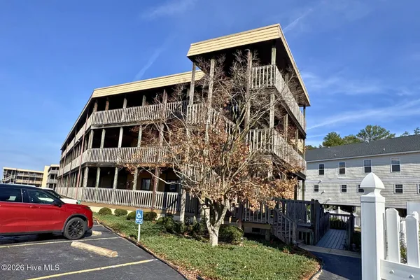 $126,000 | 215 Lake Place, Unit 215, Elizabethtown, NC 28337