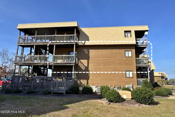 $126,000 | 215 Lake Place, Unit 215, Elizabethtown, NC 28337