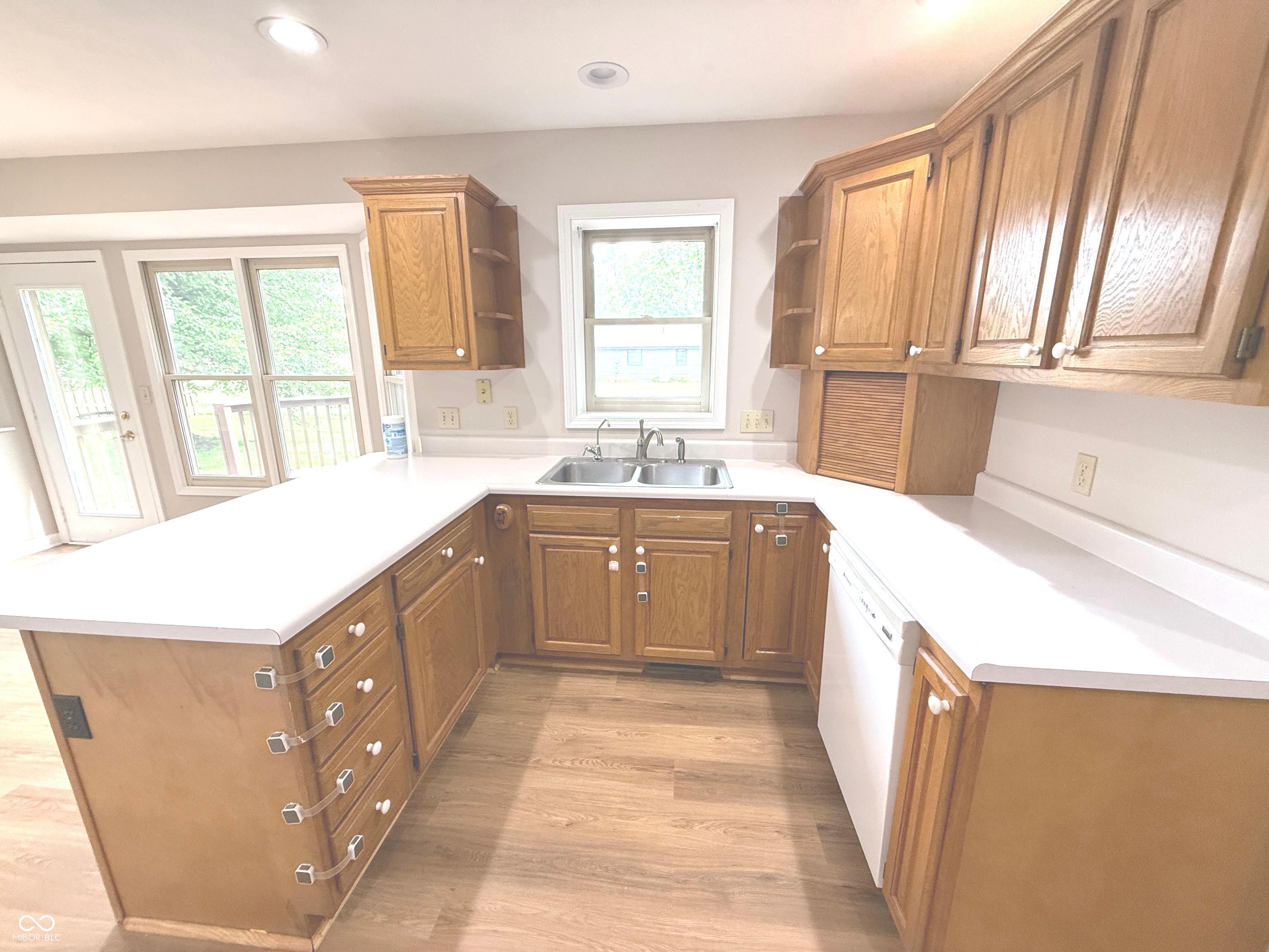 2231 Reston Lane Columbus, IN 47203 - Photo 17 of 48