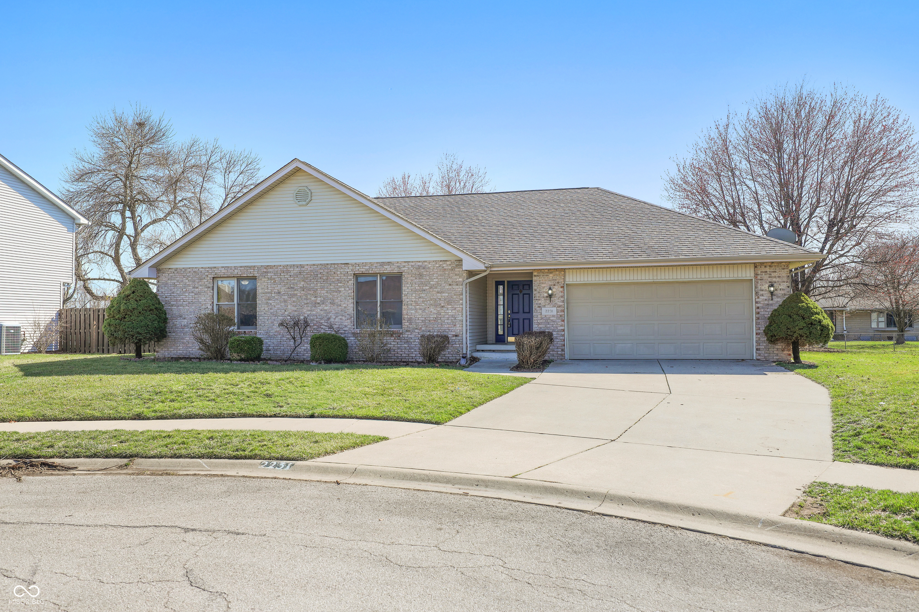 2231 Reston Lane Columbus, IN 47203 - Photo 2 of 48