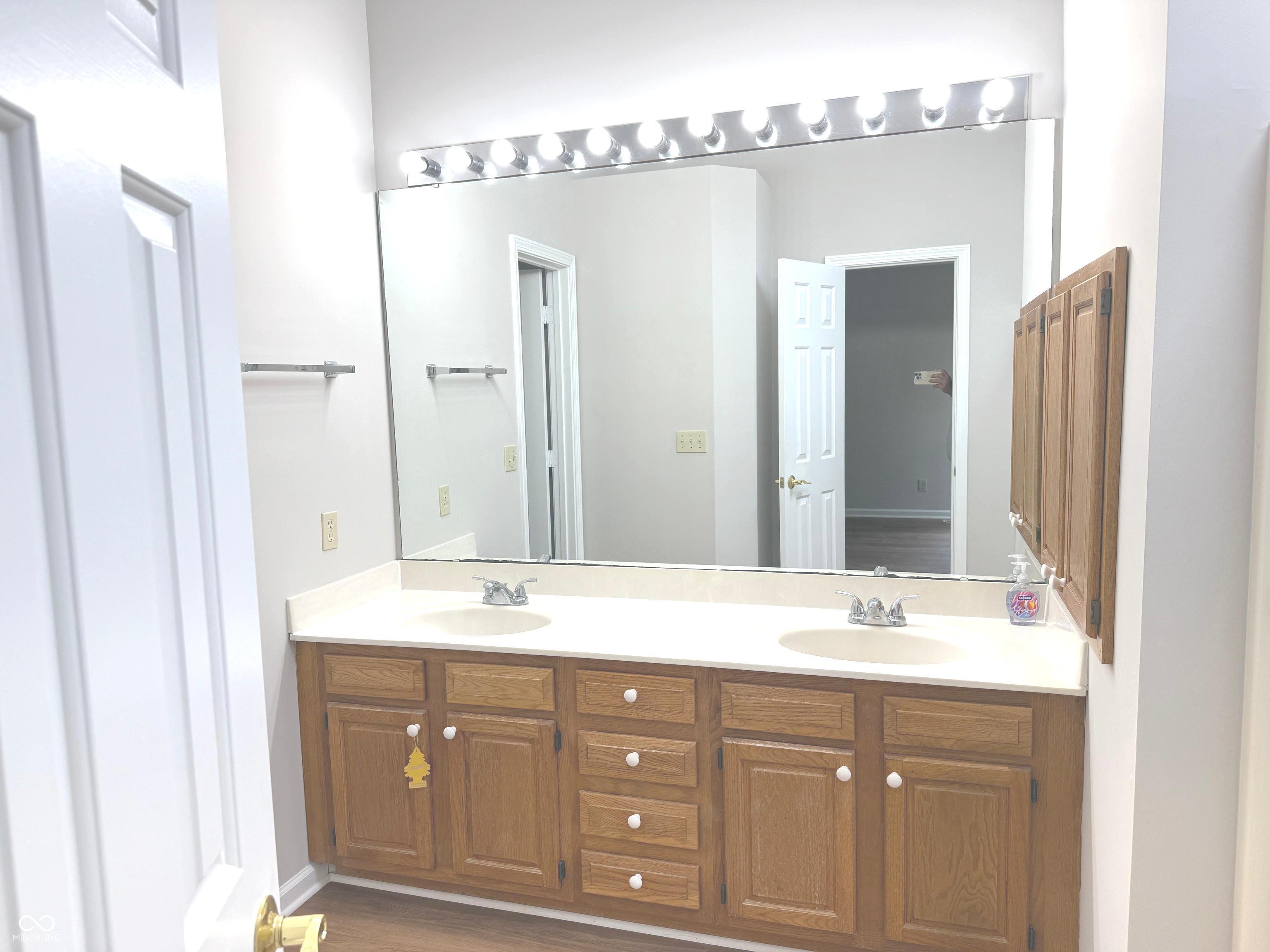 2231 Reston Lane Columbus, IN 47203 - Photo 25 of 48