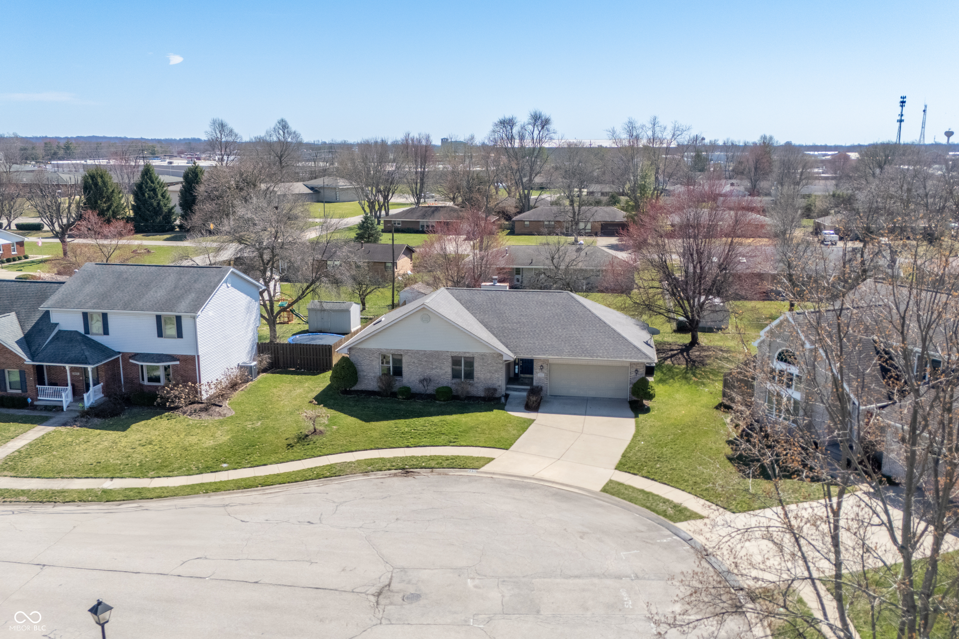 2231 Reston Lane Columbus, IN 47203 - Photo 3 of 48