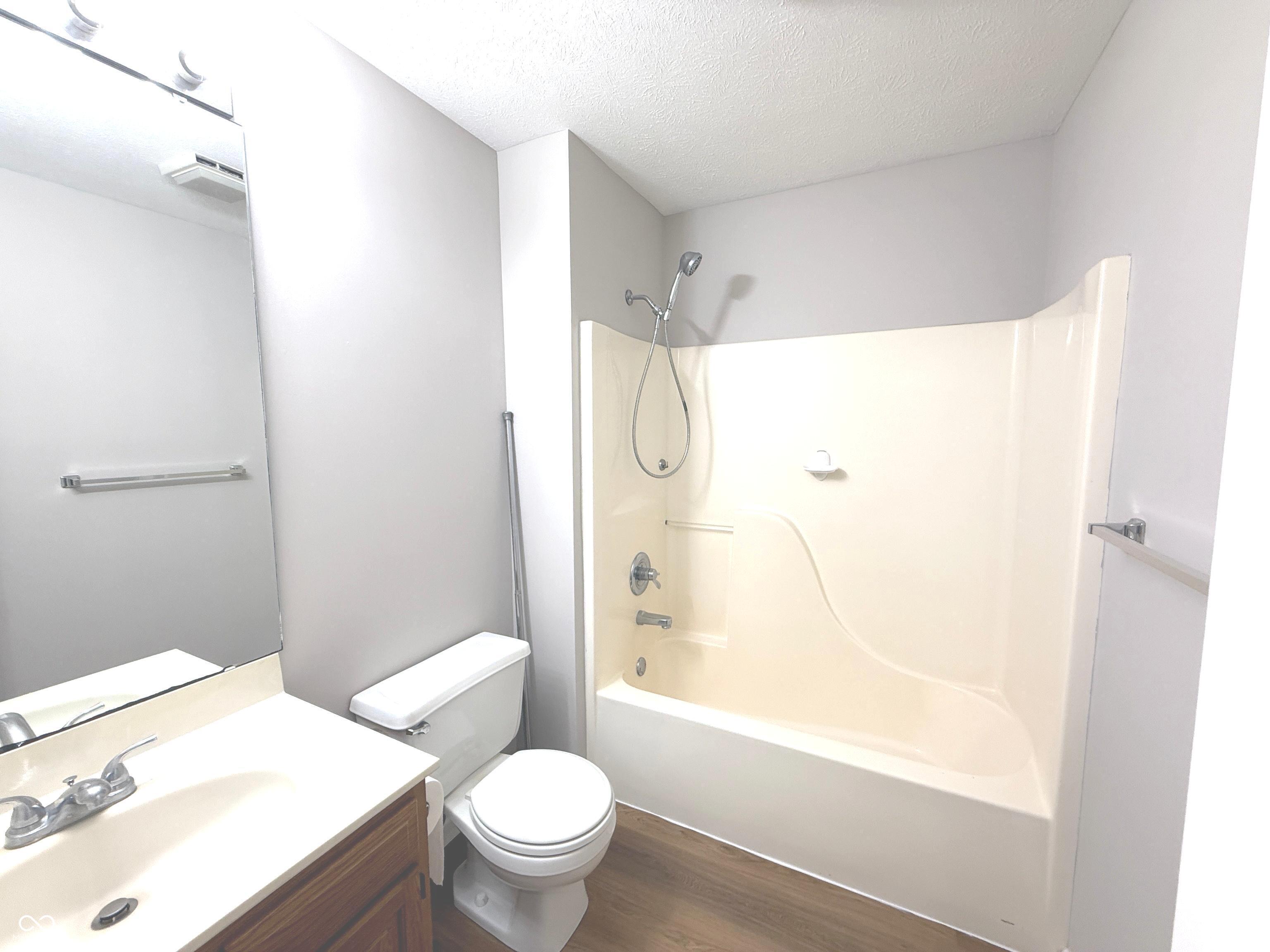 2231 Reston Lane Columbus, IN 47203 - Photo 32 of 48