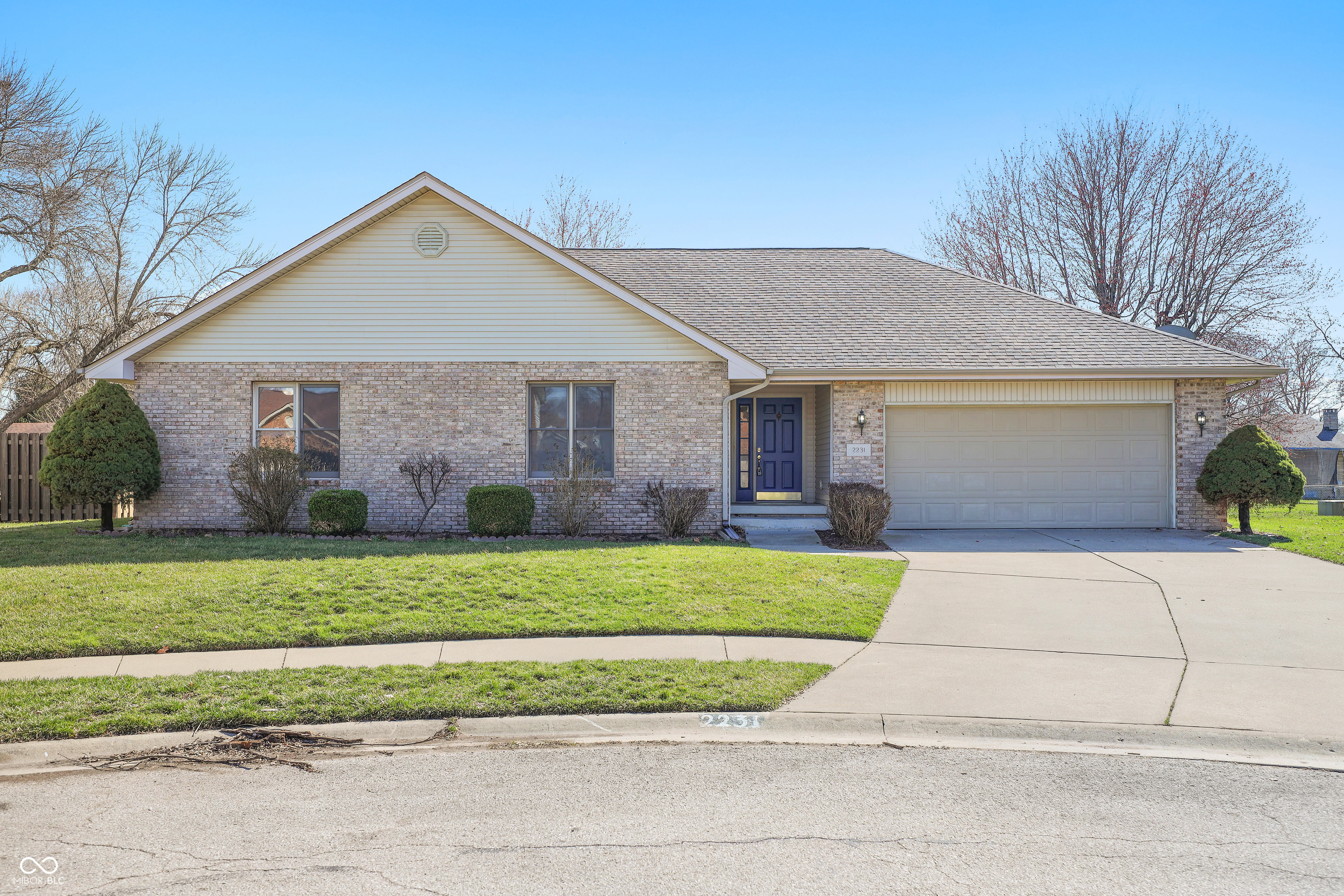 2231 Reston Lane Columbus, IN 47203 - Photo 4 of 48