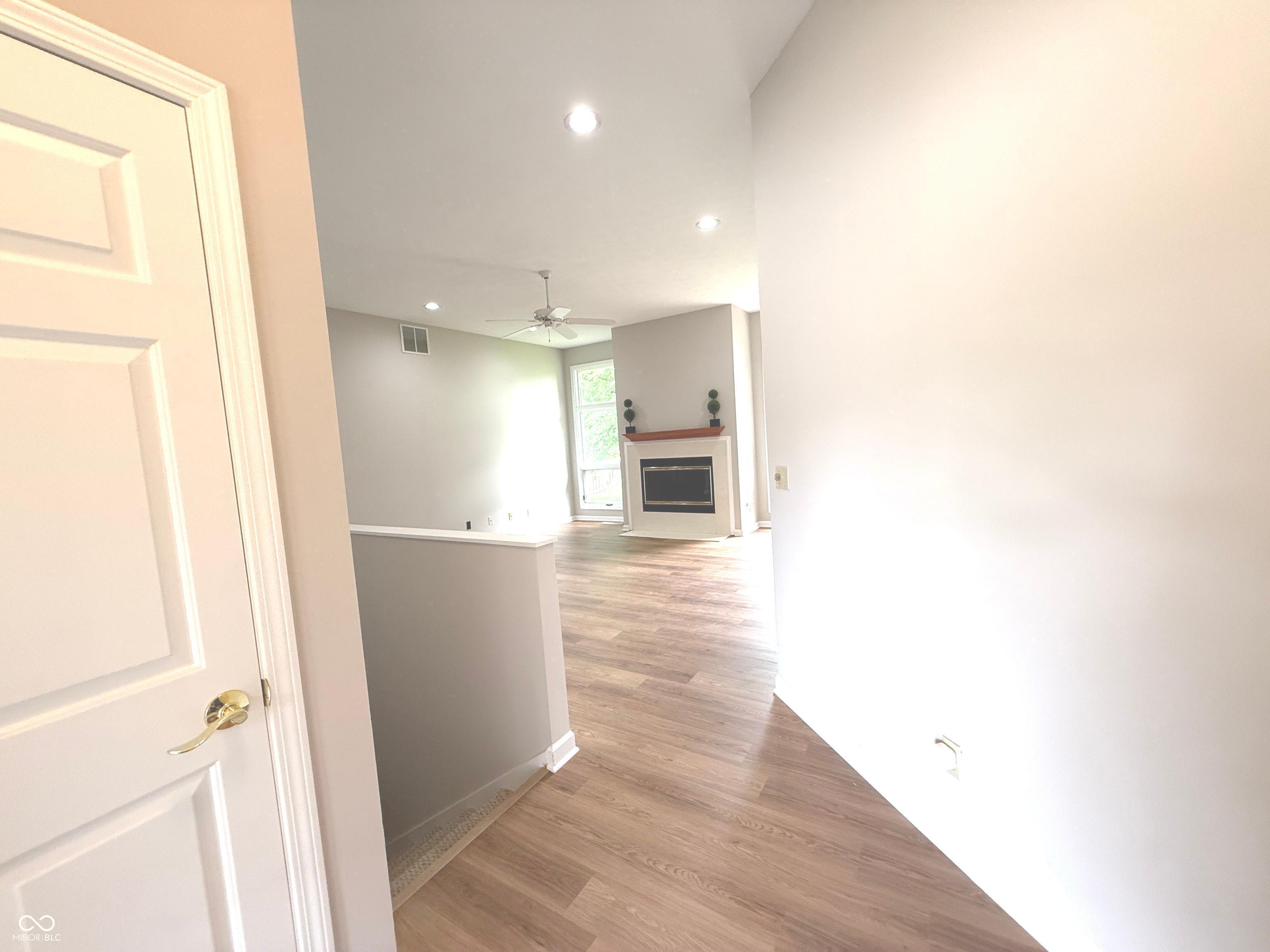 2231 Reston Lane Columbus, IN 47203 - Photo 7 of 48