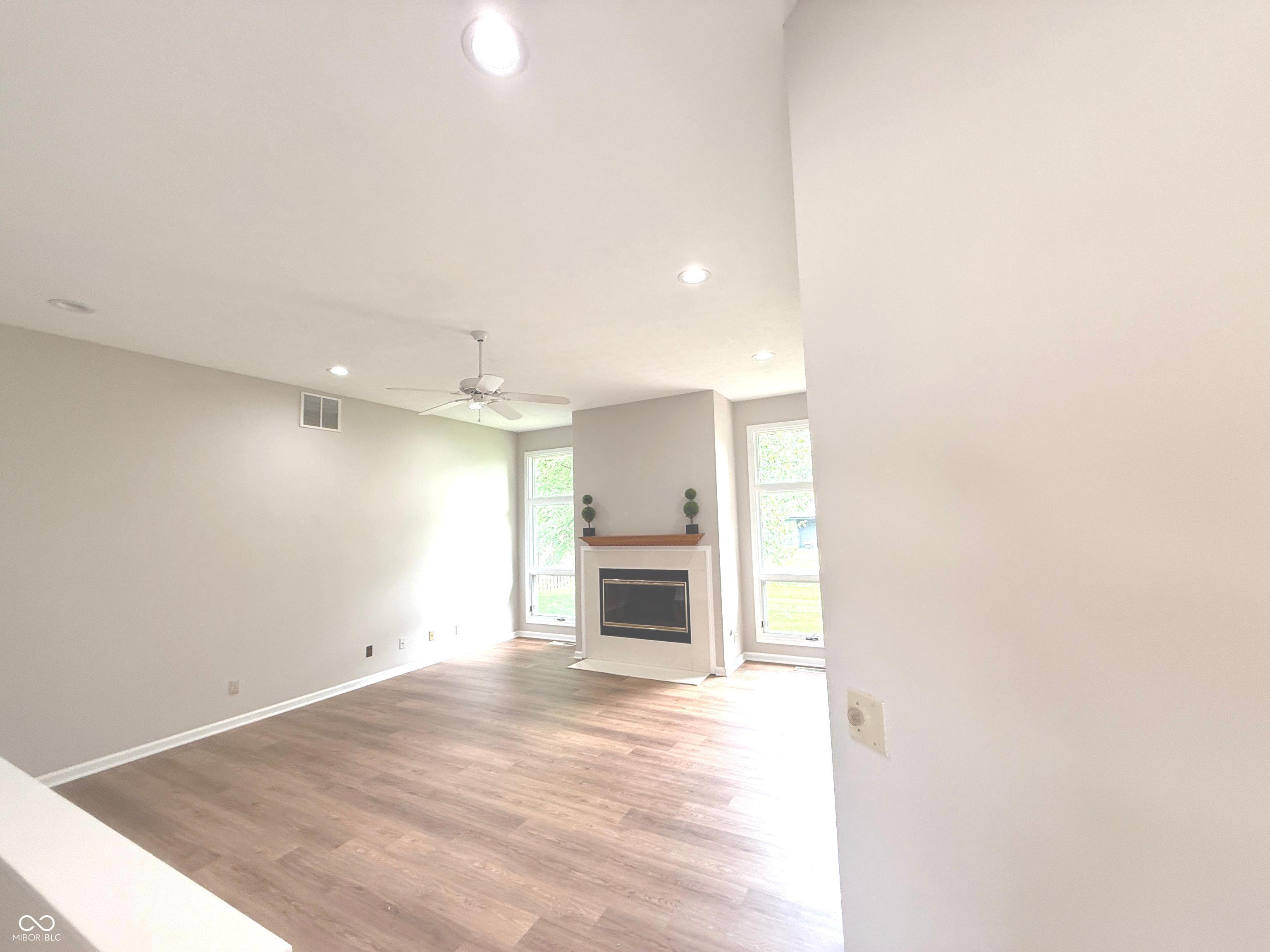 2231 Reston Lane Columbus, IN 47203 - Photo 8 of 48