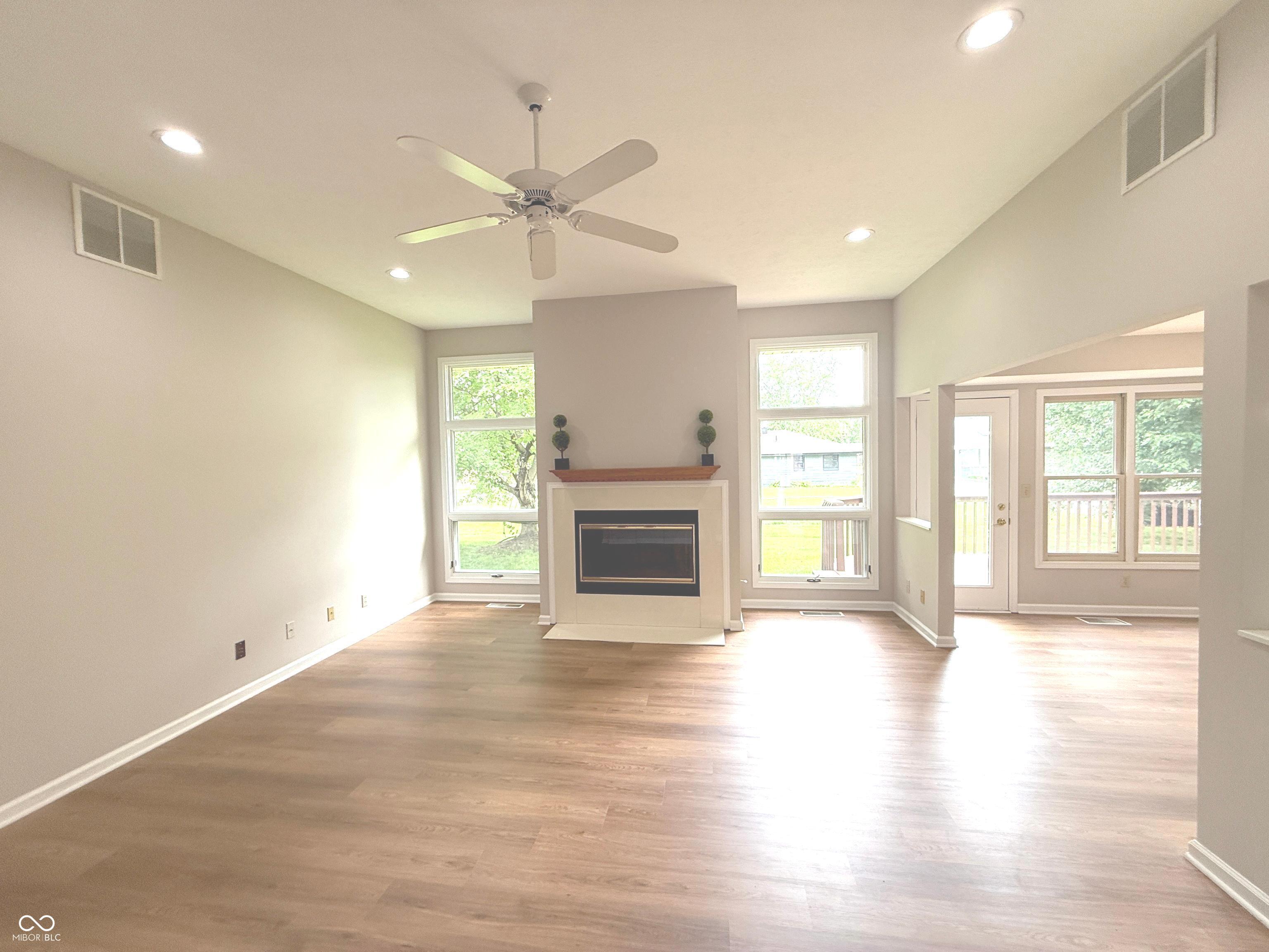 2231 Reston Lane Columbus, IN 47203 - Photo 9 of 48