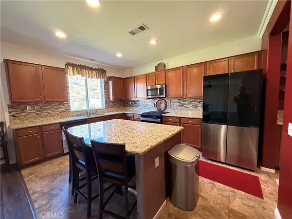 $3,600 | 34322 Blossoms Drive, Lake Elsinore, CA 92532