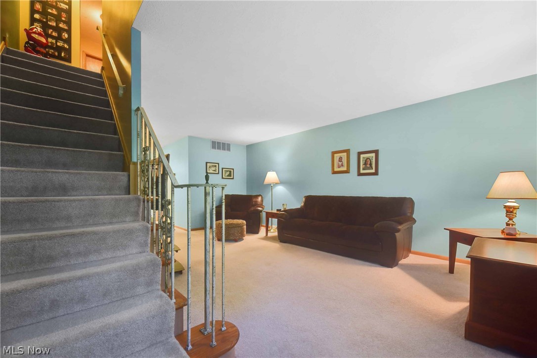 20181 Grannis Road, Unit 4 Cleveland, OH 44126 - Photo 6 of 33 Gallery Image 6