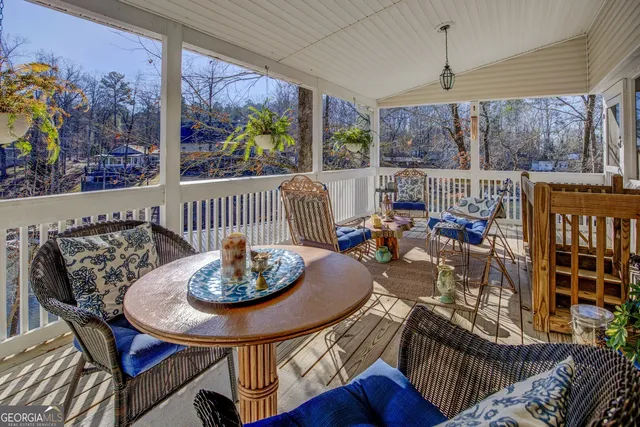 a view of a yard with a tree