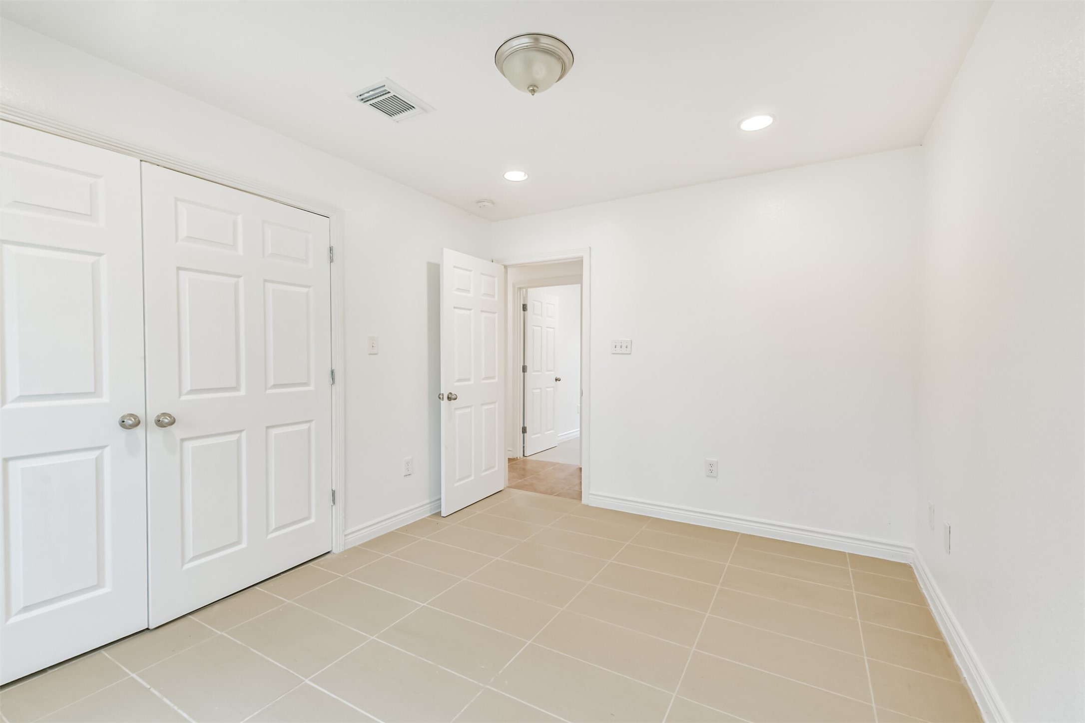 10412 Ehlers Road Conroe, TX 77302 - Photo 22 of 37 a view of an empty room