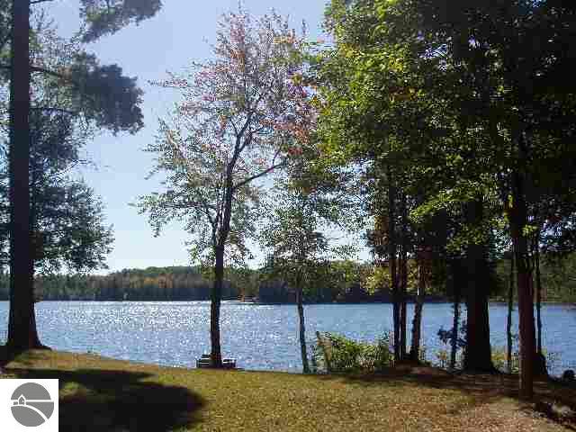 7055 Galvin Road Traverse City, MI 49685 - Photo 3 of 15 1695423-2.JPG