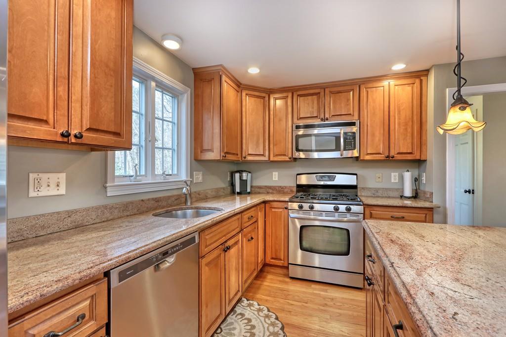 135 Alder Road Westwood, MA 02090 - Photo 8 of 25 Gallery Image 8
