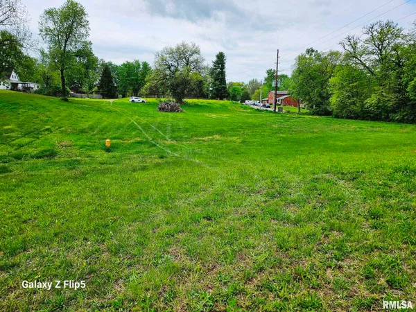 $24,900 | 2-4 Ravine Street, Carlinville, IL 62626