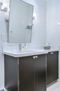 $585,000 | 1950 South Ocean Drive, Unit 9N, Hallandale Beach, FL 33009