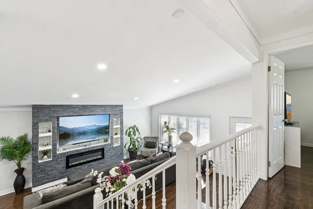 $434,900 | 122 West Helen Road, Palatine, IL 60067