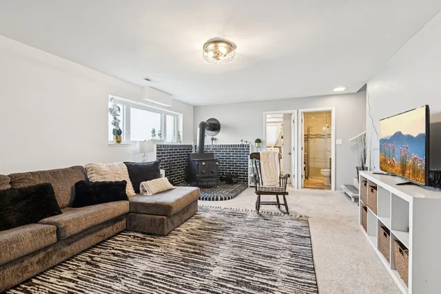 $434,900 | 122 West Helen Road, Palatine, IL 60067