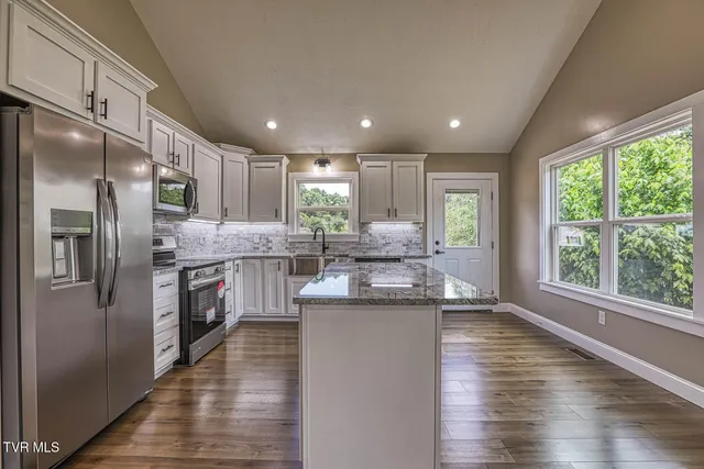 $290,000 | 1130 East McKinney Avenue, Rogersville, TN 37857