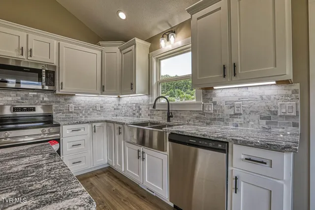 $290,000 | 1130 East McKinney Avenue, Rogersville, TN 37857