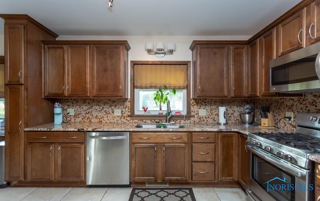 5558 Pickle Road Oregon, OH 43616 - Photo 12 of 50 Gallery Image 12