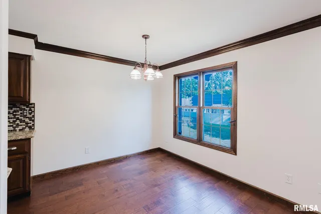 $297,000 | 1800 Testa Drive, Marion, IL 62959