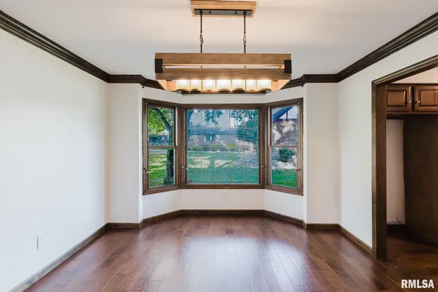 $297,000 | 1800 Testa Drive, Marion, IL 62959