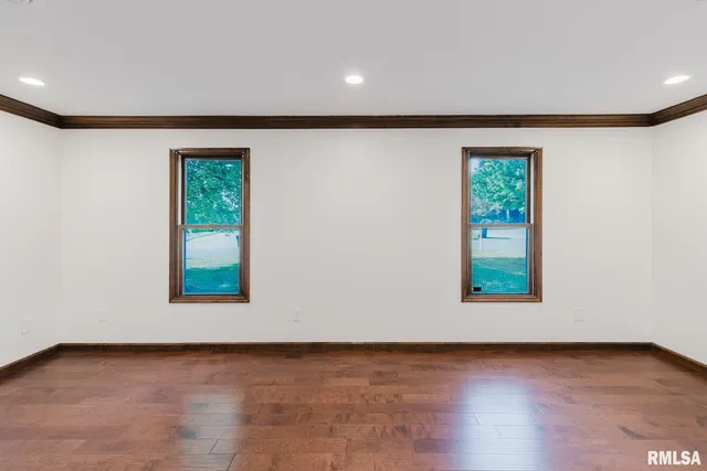 $297,000 | 1800 Testa Drive, Marion, IL 62959