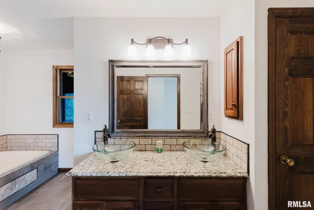 $297,000 | 1800 Testa Drive, Marion, IL 62959