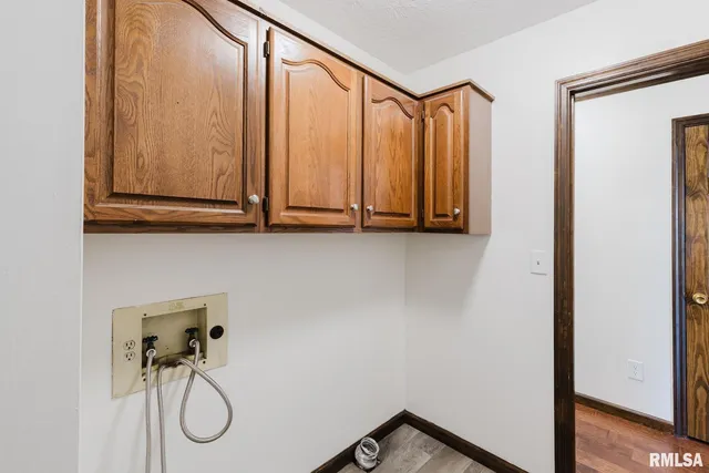 $297,000 | 1800 Testa Drive, Marion, IL 62959