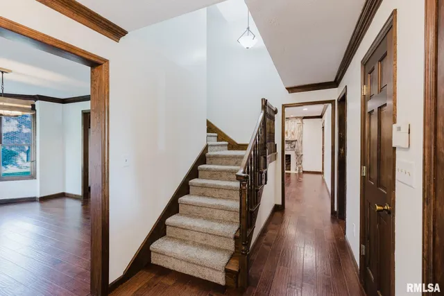 $297,000 | 1800 Testa Drive, Marion, IL 62959