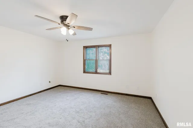 $297,000 | 1800 Testa Drive, Marion, IL 62959