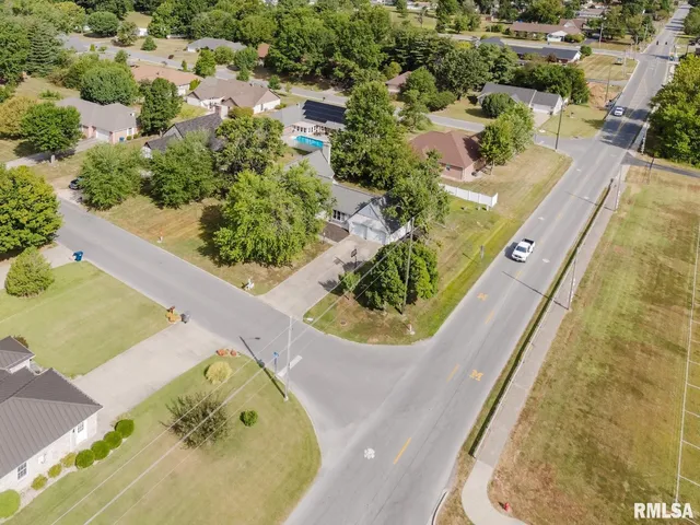 $297,000 | 1800 Testa Drive, Marion, IL 62959