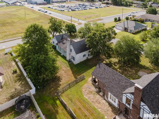 $297,000 | 1800 Testa Drive, Marion, IL 62959