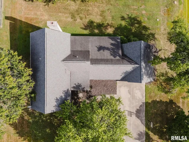 $297,000 | 1800 Testa Drive, Marion, IL 62959