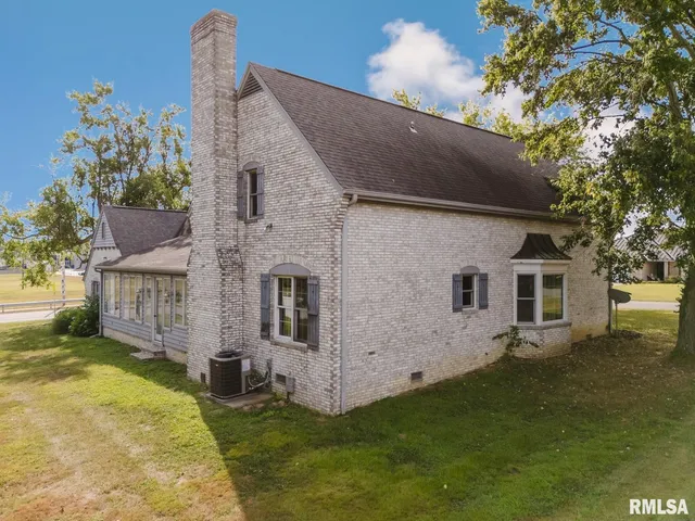 $297,000 | 1800 Testa Drive, Marion, IL 62959