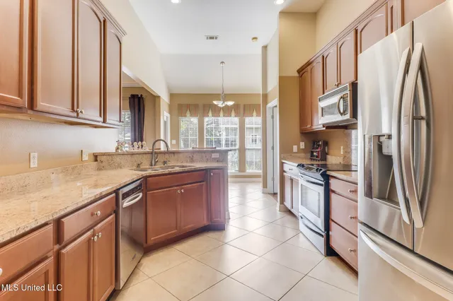 $2,450 | 7621 Falcon Circle West, Ocean Springs, MS 39564