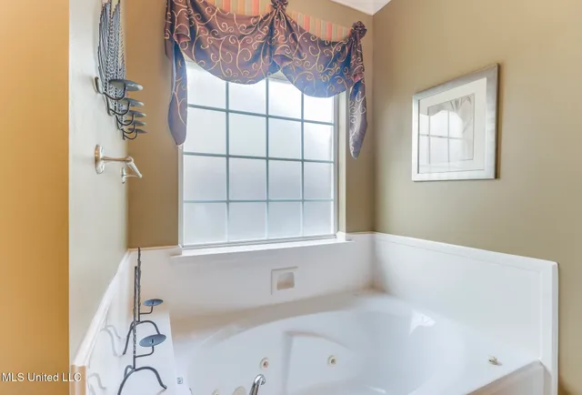 $2,450 | 7621 Falcon Circle West, Ocean Springs, MS 39564